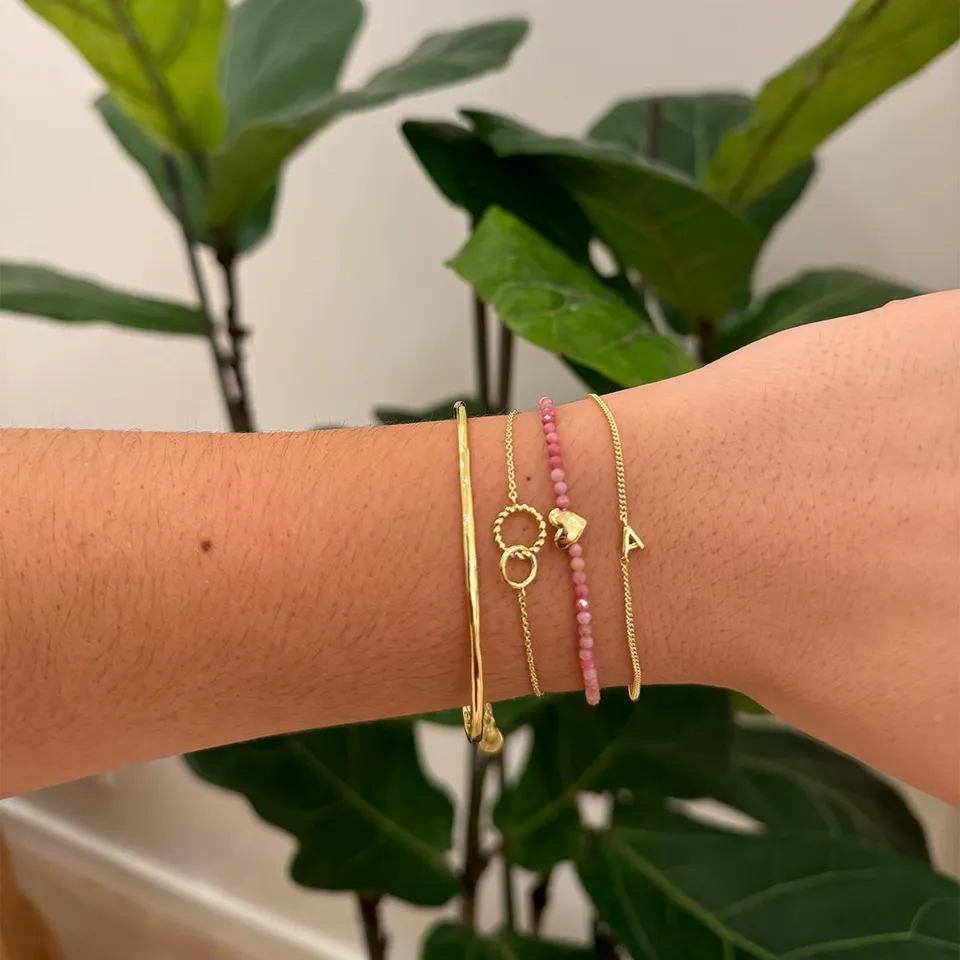 gorjana Jewelry | Taner Bar Bracelet display picture 3