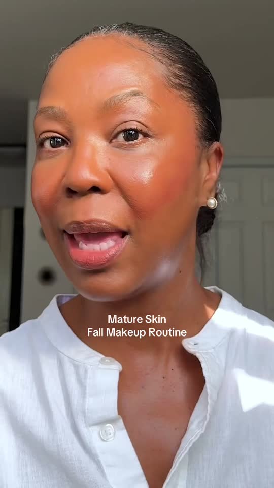 Everyday fall face routine.  Corrie wears: — Rich Barrier Cream — Multi-Serum Skin Tint in 11C — Blush Stick in Brownstone — Lip Blush in Lounge #versedmakeup #fallmakeup #makeuproutine #fallcolors #glowyskin 