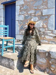 アパルトモン　Lisière Zebra Blouse Palena blouse in beige zebra - Shop now – adoore.com