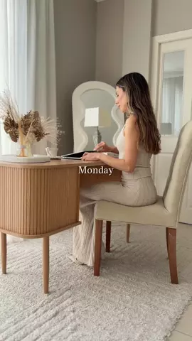 Squiggle Mirror - Stylish & Functional Home Decor | Mocka