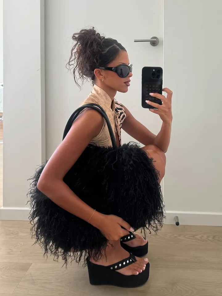 PIXI FAUX FUR BAG - BLACK