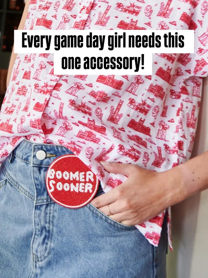 Our hand beaded buttons are the subtle sparkle your outfits’s been waiting for. Not loud. Never cheesy or over the top. Just chic + spirited 
Styled here with our friends @stewart_simmons - swipe for inspo ➡️