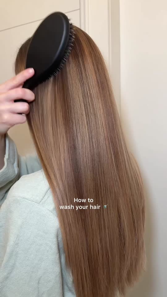 The Hydrating Shampoo - Crown Affair
