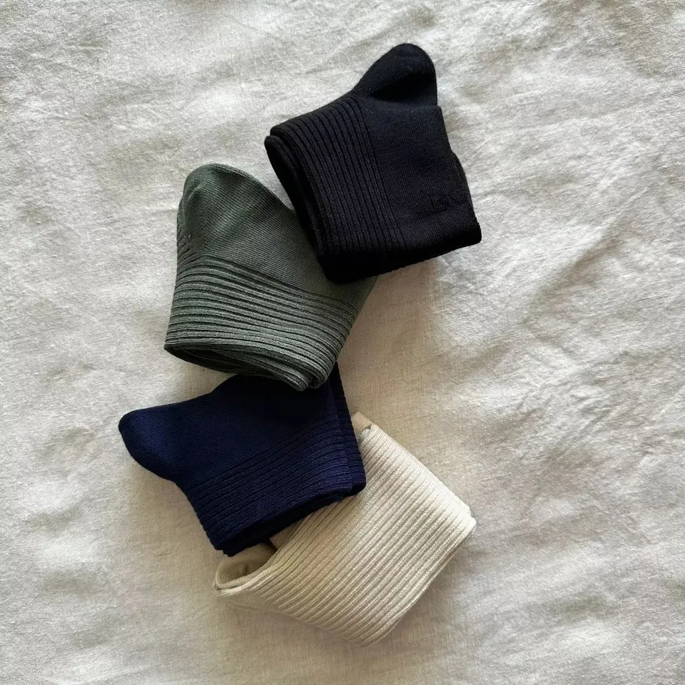 Which Ribbed Crew Sock colour is your favourite?

🖤 Black
🌿 Moss
🫐 Navy
☁️ Oatmeal