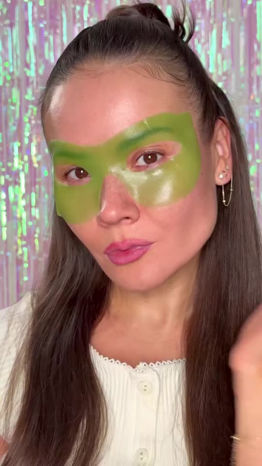 Step Into Spring with a Fresh, Glassy Glow 🌸✨

A new season calls for a fresh, effortless Glow, and who better to take us there than @maryamnyc? Step into spring with a radiant, fresh-faced routine that celebrates your natural beauty, infused with skin-loving botanicals and finished with a softly sun-kissed touch you’ll want to wear on repeat.

Vitamin C helps visibly brighten and revitalize, Clarity ingredients work to balance and refine, while hydrating favourites support a smooth, fresh-looking finish, creating that soft, glassy Glow that feels as good as it looks.

Get the Glow:
✨ AntioxifEYE Eye Mask Goggles
✨ Vitamin-C CremeSerum
✨ Clarity Spray
✨ Pixi + MaryamNYC Twilight Gloss Liquid Illuminator
✨ LiquidGlow Bronzer in Summer
✨ LiquidGlow Blush in Pretty
✨ On-the-Glow BLUSH in Mauve
✨ Endless Shade Crayon in Matte Cocoa
✨ Silky Eye Pen in Brightening Lilac
✨ MatteLast Liquid Lip in Siesta Peach, a Pixi + MaryamNYC exclusive shade

Ready to Glow? Share your favourite thing about spring in the comments, you might just be in for a special surprise. 🌸✨

#PixiBeauty #PixixMaryamNYC #SpringMakeup #PixiGlow #SpringSkincare