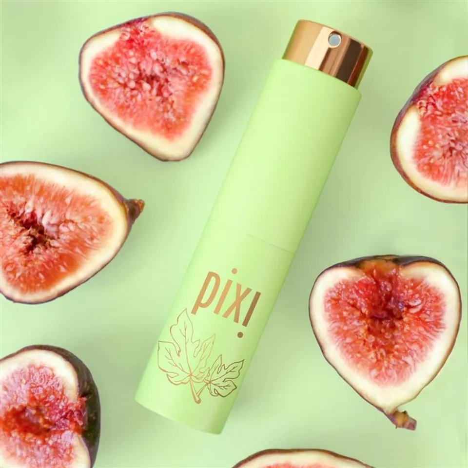 Green. Grounded. Glowing. ✨

PixiFig is a modern Eau de Parfum shaped by clarity and depth. Bright Citrus opens with crisp precision, unfolding into soft Fig Leaf for natural green sophistication. A smooth Iris finish leaves a refined, lasting Glow that lingers with quiet confidence.

Fragrance composition:
🍃 Citrus: clean, uplifting brightness
🍃 Fig Leaf: fresh, earthy elegance
🍃 Iris: polished, elegant finish

Balanced and composed, it defines presence with subtle strength. Wear alone for understated refinement, or layer within the PixiPerfume collection to create dimension with intention.

Where does PixiFig become part of your story? 💚

#PixiBeauty #PixiPerfume #GlowInScent #EauDeParfum #SignatureScent