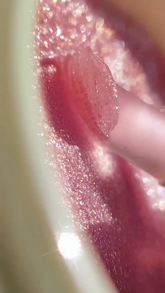 A Swipe of Sparkly Softness 💖 Our deeply nourishing LipMask in Sucre wraps lips in comfort while delivering a sheer wash of colour with a lustrous and light-reflective finish. This botanically based formula is infused with Camellia Oil, Jojoba Oil and Pomegranate Extract to hydrate, smooth and soften in one effortless step, leaving lips plush, glossy and conditioned. ✨ Have you discovered the sweetness of Sucre yet? 💋 #PixiBeauty #LipMask #LipCare #SkinTreats #SoftLips