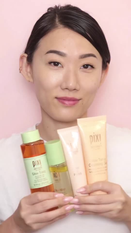 Effortless Glow, every step of the way. ✨

The Perfect Glow Kit brings together Petra’s Glow-to essentials in one streamlined routine. Inspired by the original Glow Tonic, each botanically based formula is designed to cleanse, refine, tone and hydrate for consistently radiant-looking skin.

🧡 Cleanse: Glow Tonic Cleansing Gel with Glycolic Acid gently refines while Horse Chestnut and the Moisclean Complex help comfort skin.
🧡 Polish: Peel & Polish, powered by Lactic Acid, Papaya and Sugar Cane Extracts, smooths and renews 2–3 times per week.
🧡 Tone: Glow Tonic with Glycolic Acid, Ginseng and Aloe Vera visibly refines and revitalizes.
🧡 Hydrate: Glow Mist, infused with 21 Natural Oils and Aloe Vera, delivers instant, luminous hydration.

Four steps. One consistent Glow.

Will this be your Sunday skin reset or your weekday five-minute radiance routine? 💚✨

#PixiBeauty #PixiGlow #Skincare #PerfectGlowKit