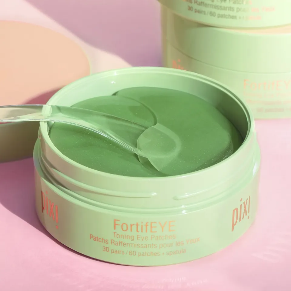Refresh and Glow! 💚✨ FortifEYE hydrogel patches smooth, hydrate and visibly revive the under-eye area in minutes. The cooling formula helps energize and refresh, leaving eyes firm, bright and beautifully renewed.

💚 Acacia Collagen: helps firm and support smooth-looking skin
💚 Caffeine: helps energize and refresh tired-looking eyes
💚 Peptides: help hydrate and revitalize delicate under-eyes

Apply before makeup, after long days or whenever eyes need a moment of renewal, for an extra-refreshing boost, keep your patches chilled.

Early mornings or evening wind-down, when do you reach for FortifEYE? 💚✨👇

#PixiBeauty #FortifEYE #PixiGlow #EyeCareEssentials #SkinTreats