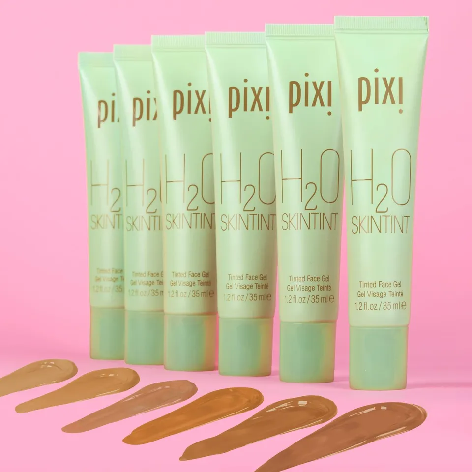 A Fresh Take with this Skin-First Tint 💧✨

H2O SkinTint is a water-light, treatment-infused gel that enhances and evens while caring for skin. The breathable texture applies with a cooling feel, creating a smooth, fresh-looking finish that wears comfortably throughout the day.

Designed for a refined, natural result:
💙 Lightweight gel texture: breathable, cooling and comfortable
💙 Buildable coverage: helps even and enhance tone
💙 Long-wearing + water-resistant: maintains a fresh finish
💙 Skin-first finish: seamless, natural-looking veil

Rose Water helps hydrate, Lavender helps soothe, and Green Tea helps protect, supporting a healthy-looking, balanced complexion.

Your Glow starts with your Base. Find your shade across 18 flexible options and create your personalized finish.

Getting ready for your day, are you reaching for fingertips, a brush or a sponge for your most natural base? 💧👇

#PixiBeauty #H2OSkinTint #SkinTint #PixiGlow #NaturalFinish