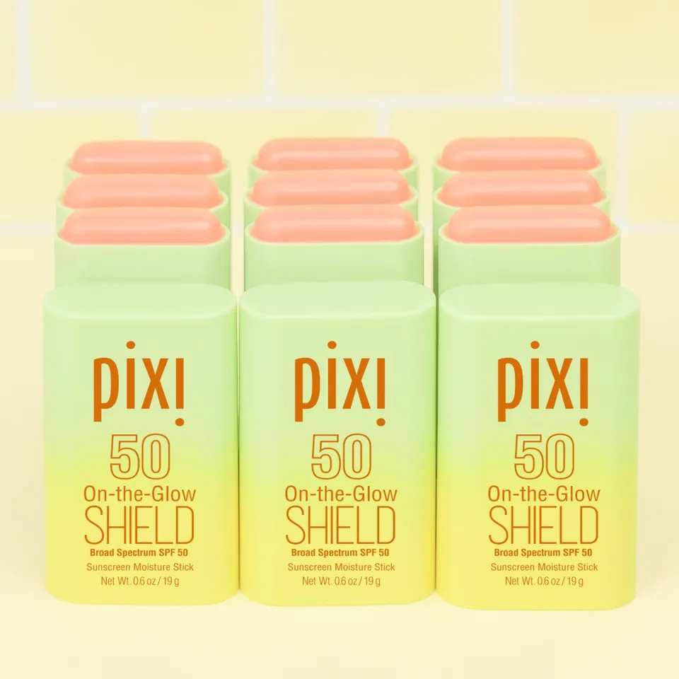 Glow First. SPF Always. 💚✨

On-the-Glow SHIELD SPF 50 delivers Broad-Spectrum protection in a translucent, twist-up balm. It blends instantly, leaving a fresh, naturally Glowing finish with no visible residue.

Aloe Vera soothes, Ginseng helps energize the feel of skin and Fructose supports a brighter-looking complexion. Protection and hydration work in one seamless step.

Lightweight. Portable. Reapply with precision.

From midday city strolls to weekend escapes, where does your SHIELD step in? 💚✨

#PixiBeauty #PixiGlow #SPF #SunTreats #Skincare