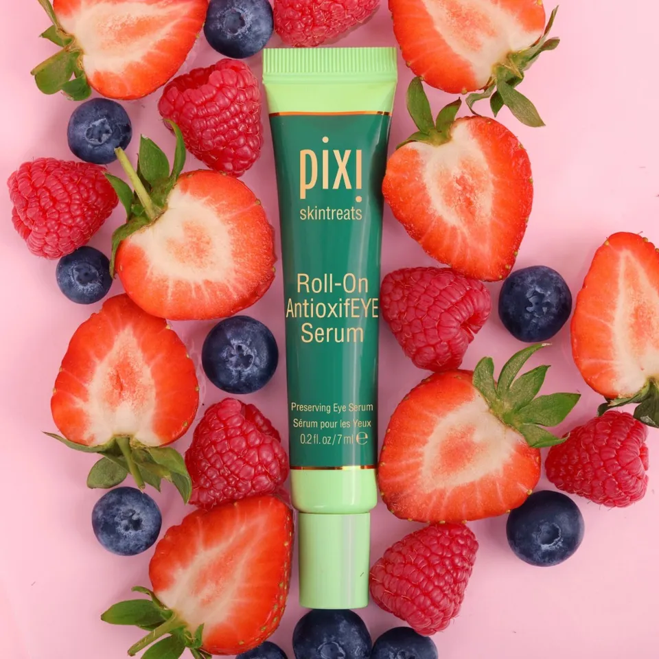Refresh, Depuff & Awaken in One Glide 💚✨

Roll-On AntioxifEYE Serum cools, hydrates and visibly refreshes the under-eye area on contact. The antioxidant-rich formula and precision steel rollerballs work together to help depuff, smooth and awaken tired-looking eyes.

💚 Blueberry: provides antioxidant protection to help defend and revitalize
💚 Ceramide NP: delivers time-release moisture to support lasting hydration
💚 Camellia: helps hydrate and nourish delicate under-eyes

The cooling rollerballs deliver a gentle micro-massage while the fast-absorbing serum leaves skin smooth, refreshed and beautifully awakened.

Morning prep, long days or travel resets, when do you reach for AntioxifEYE? 💚✨👇

#PixiBeauty #PixiGlow #AntioxifEYE #EyeSerum #BrightEyes
