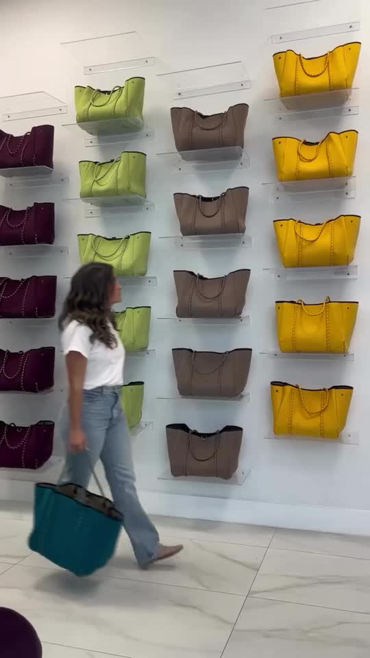 Fall 2025 is calling.
New colors, same obsession. From warm neutrals to rich seasonal tones, this drop was made to elevate your everyday look — effortless, bold, and ready for the chill.

Get yours at popupsbrand.com 💐