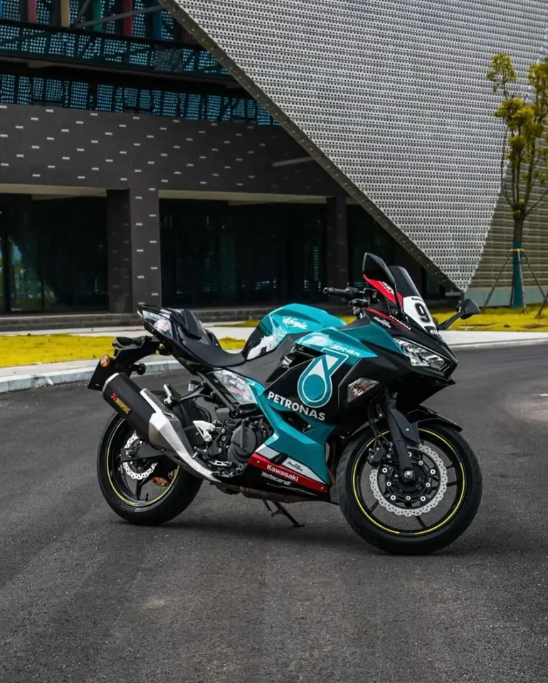 Amotopart 2019-2026 Kawasaki Ninja ZX25R ZX4R ZX4RR White Fairing Kit