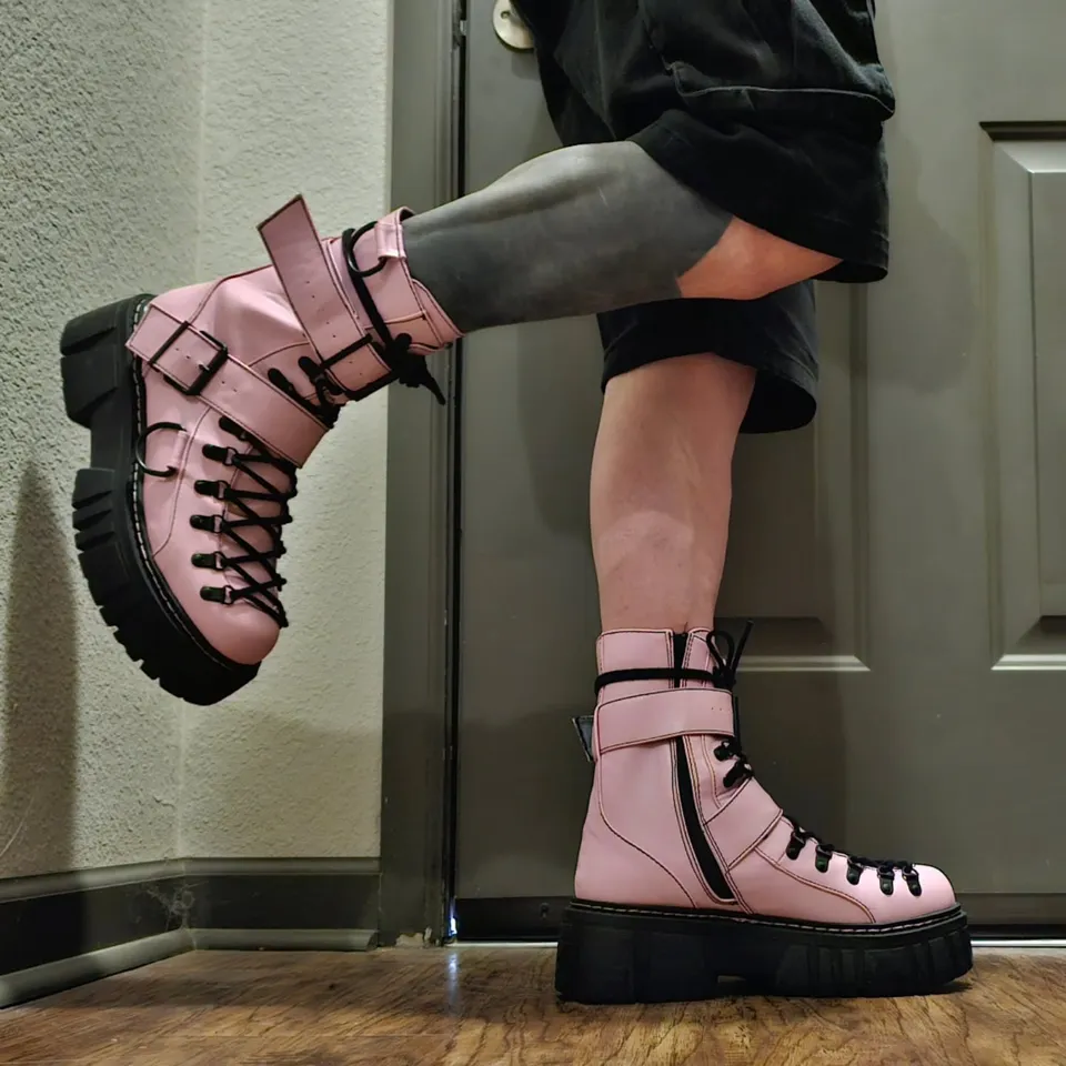 dollskill clubExx ファーブーツ　ドールズキル Club Exx Buckle D Ring Lace Up Combat Boots - Pink – Dolls Kill