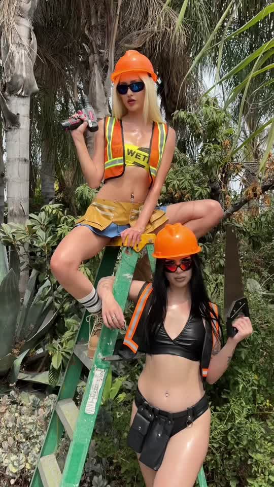 chinese dress ladies Struts Womens Pink Plastic Helmet Builders Hat Construction Worker Fancy  Dress : Amazon.co.uk: Toys & Games