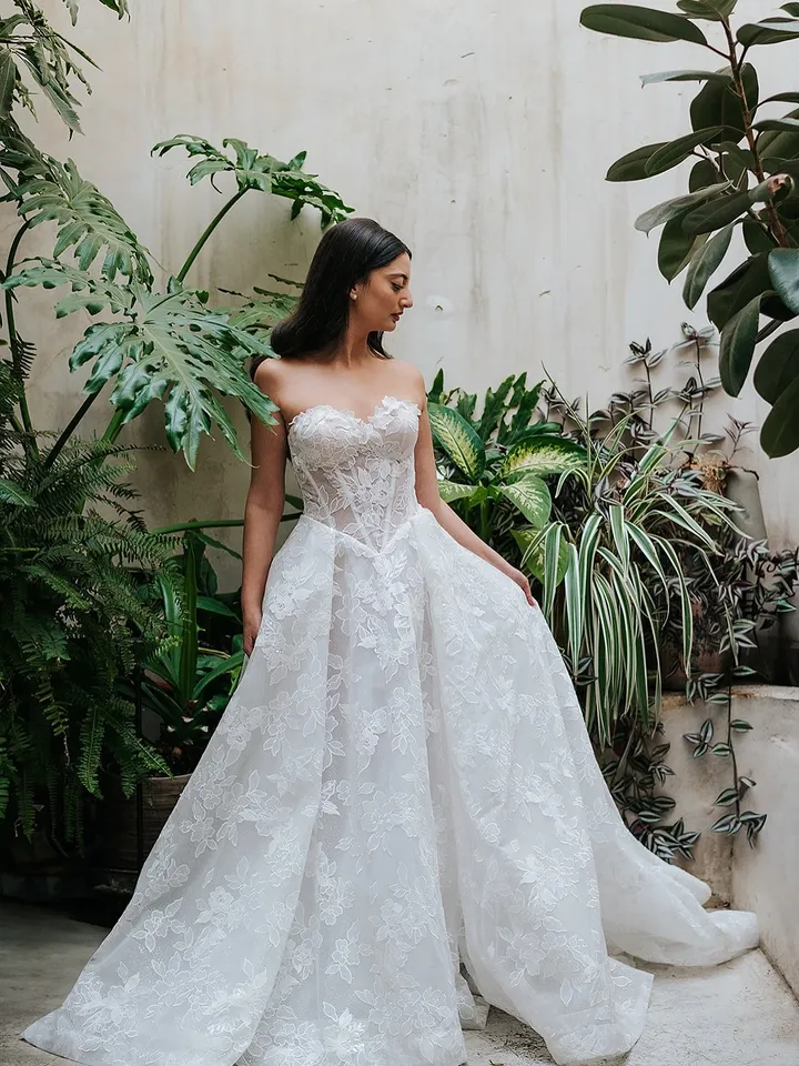 Sun | Romantic Floral Lace A Line Weding Dress