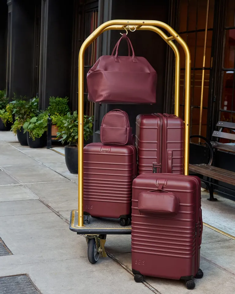 The Essential Tote in Wicked Pink