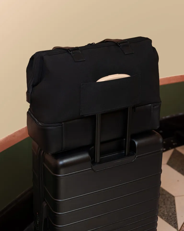 The Small Carry-On Roller in Olive